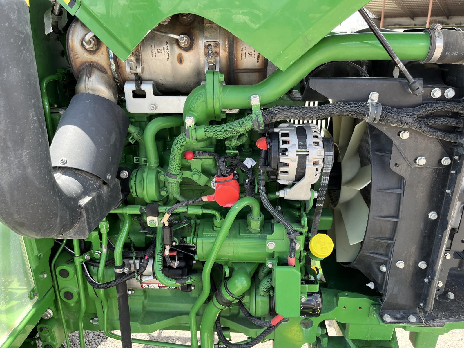 ./imagenes/INVOICE/2019/18007/JOHN DEERE 5055E (2).JPG